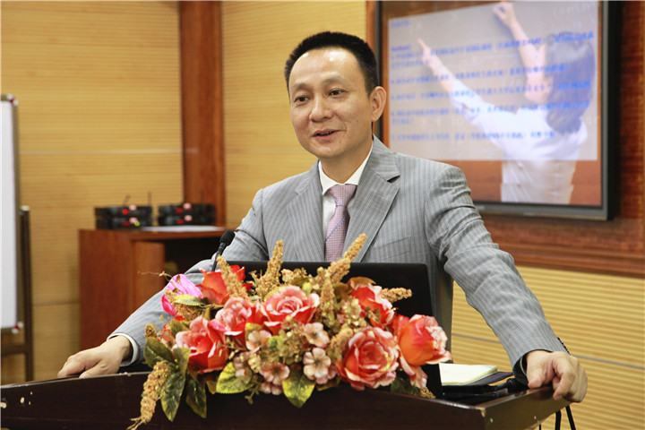 共享世界教育資源，培養(yǎng)國際精英人才