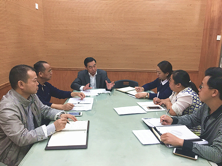 校長(zhǎng)掛帥，齊抓共管防“校園欺凌”——深圳市龍華中英文實(shí)驗(yàn)學(xué)校召開校園欺凌專項(xiàng)工作會(huì)議