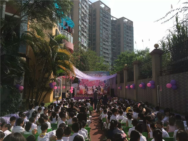 我們搭臺(tái)，家長唱戲，孩子當(dāng)觀眾可好？