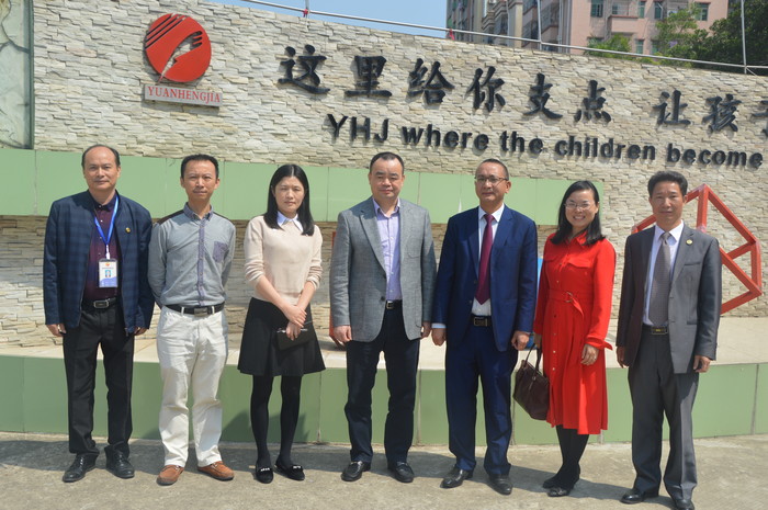 輕車簡從抓實干  深入細致訪民?！獏^(qū)教育局范燕塔局長蒞臨標尚學校調(diào)研工作