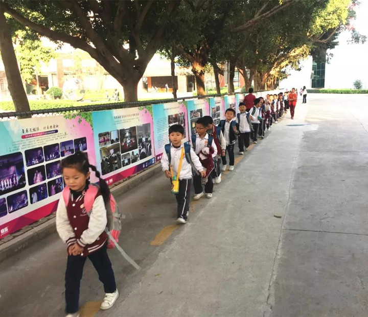 守滿園芳菲，護一校平安——學(xué)校師生家長值日工作略影