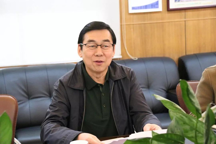 龍華中英文實驗校在區(qū)教育局、區(qū)人民政府教育督導(dǎo)室開學(xué)專項督導(dǎo)檢查中獲佳評