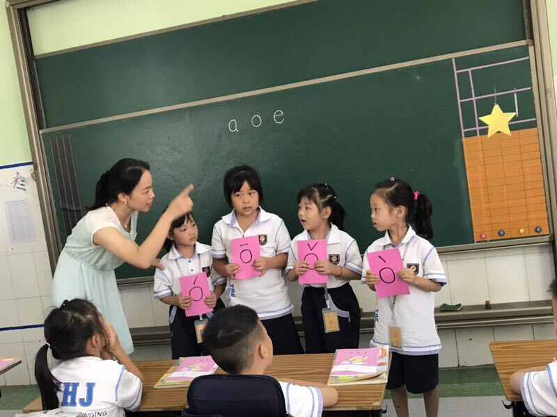 落實“兩個常規(guī)”，實施“青藍工程” ——小學低年級段語文學科教研重實訓