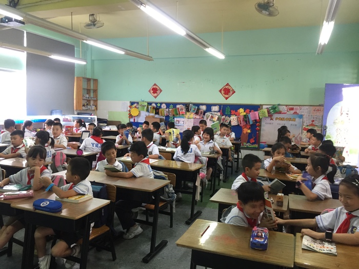 “多學(xué)多看多動(dòng)手，科學(xué)世界任我游”——記小學(xué)部科技節(jié)系列活動(dòng)