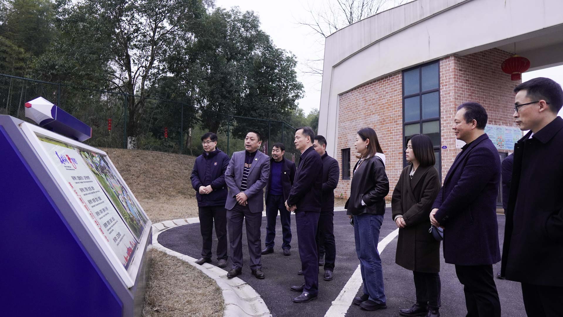 湖南省駐京辦領導調研郴州市遠恒佳學校、遠恒佳教育公園